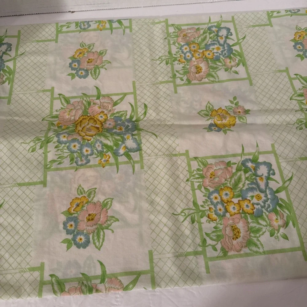 Vintage 1970's MCM Cannon Monticello Blue Yellow Flowers Grn Trellis Pillow Case